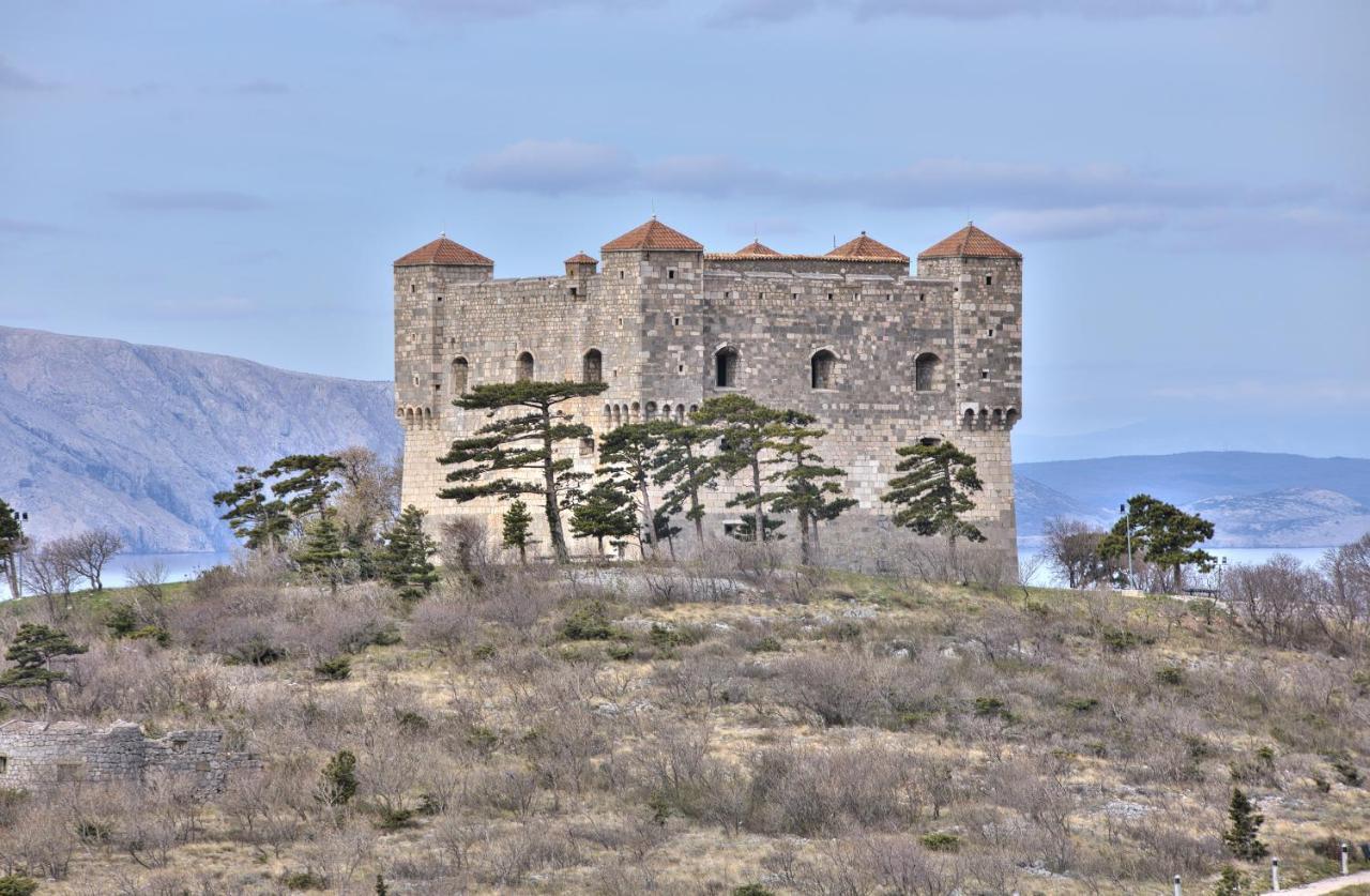 Apartments Luka - Villa Sunce Senj  Bagian luar foto