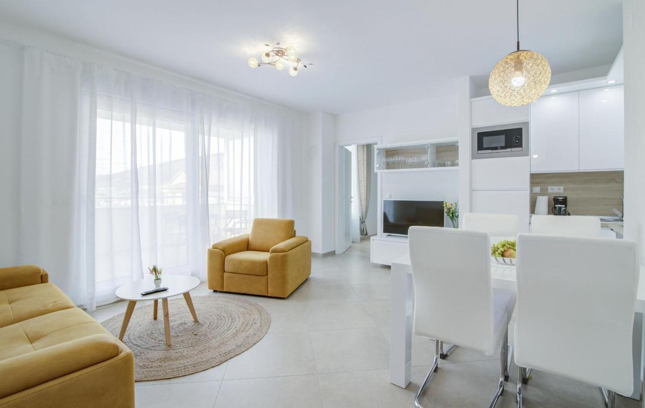 Apartments Luka - Villa Sunce Senj  Bagian luar foto