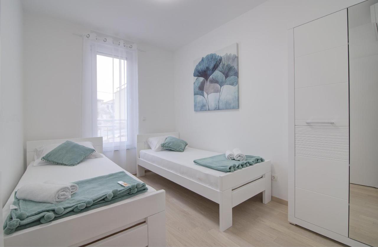 Apartments Luka - Villa Sunce Senj  Bagian luar foto